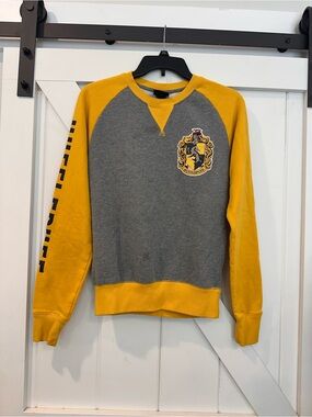 Harry Potter Hufflepuff Crewneck Sweatshirt Womens XS Universal Studios Hogwarts